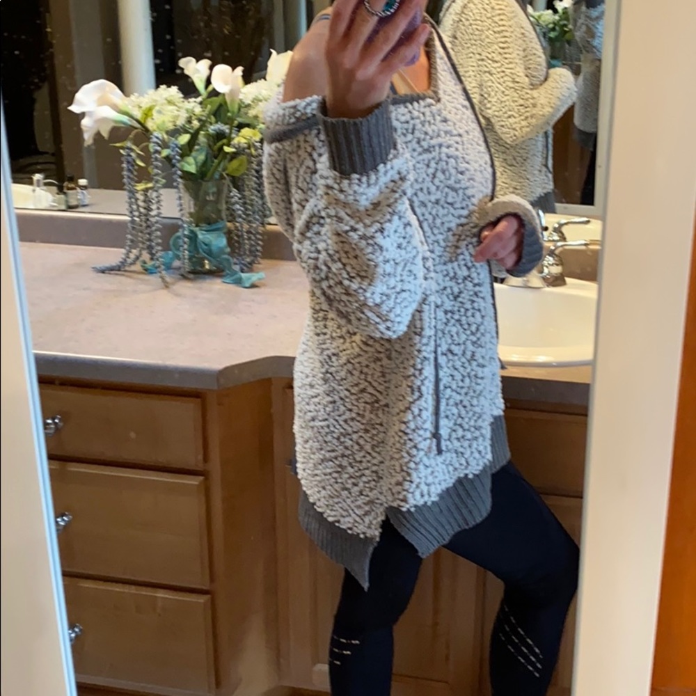 Gray & White Soft Hooded Shirt - Picture 3 of 7